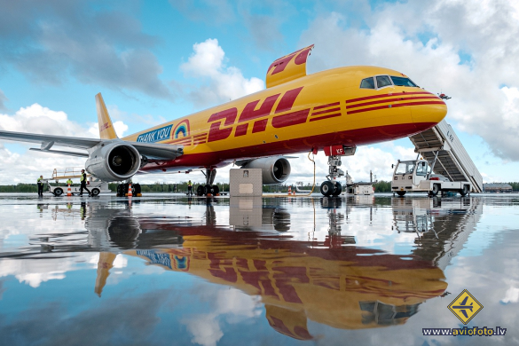 Boeing 757-236(SF)